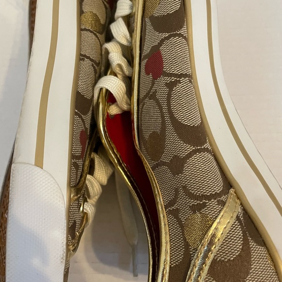 Coach "Dee" Women's Sneakers Secret Admirer Q998 9 B Classic C Hearts Great - Picture 3 of 8